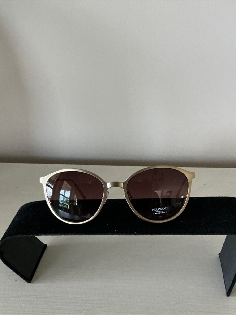 Authentic, Vera Wang Gold Frame Sunglasses with Brown Lenses